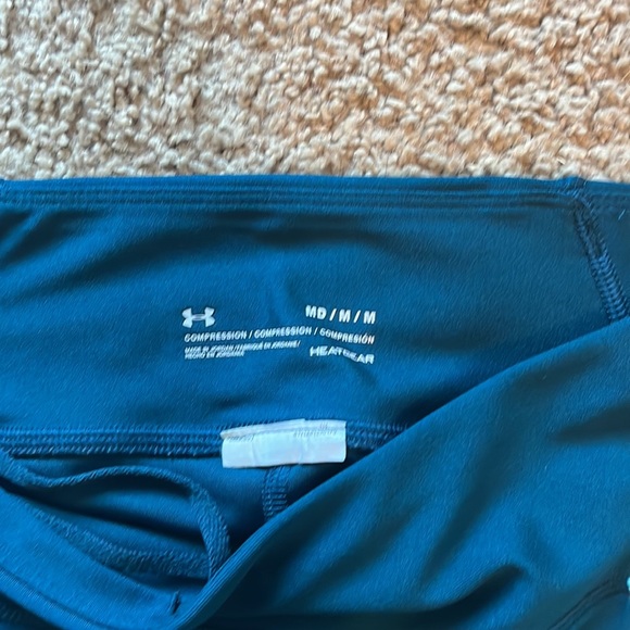 Under Armour capri leggings, size Medium. - Picture 3 of 5